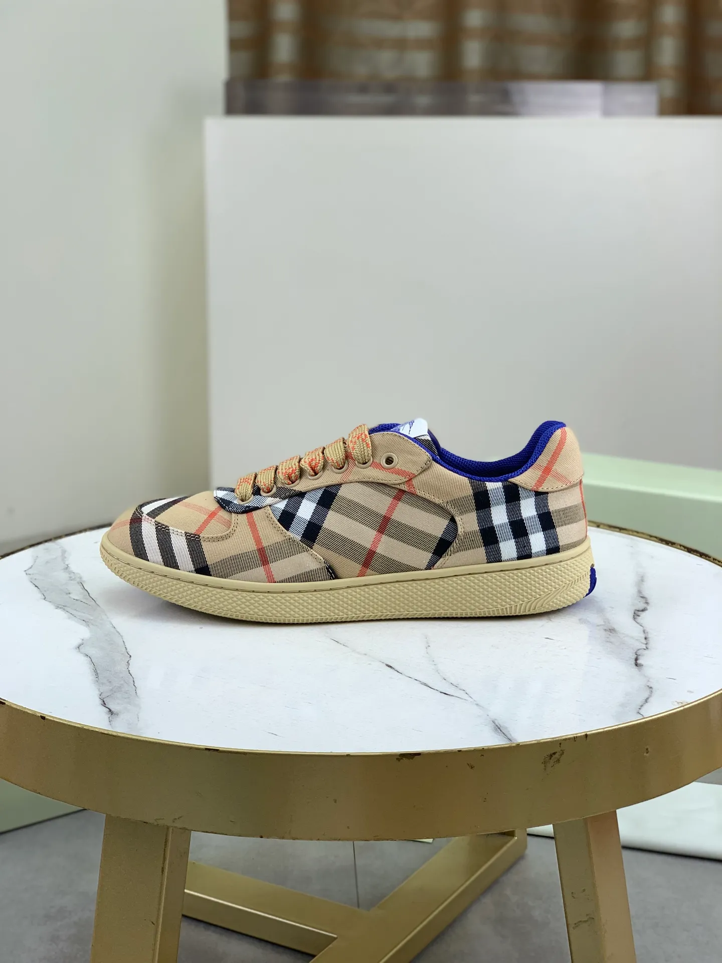 Factory price P580 [BURBERRY] Burberry - High-end quality original order (couples 🧑‍🤝‍🧑 style) - Upper: imported 🔝 original material - Lining: cowhide lining, feet; water-dyed cowhide - Outsole: ultra-light TPR rubber; two-color molded outsole - Ultra-high quality control, fine workmanship: highlighted (high-end, extravagance, grade) -Size: 35-46 (male 38 46 Female 35 40 Customized)·Color: 5️⃣colors available